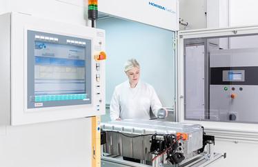 The End-of-Line system of the Evaluator series is tailored to the needs of complex production processes for battery pack development in electric vehicle development. 