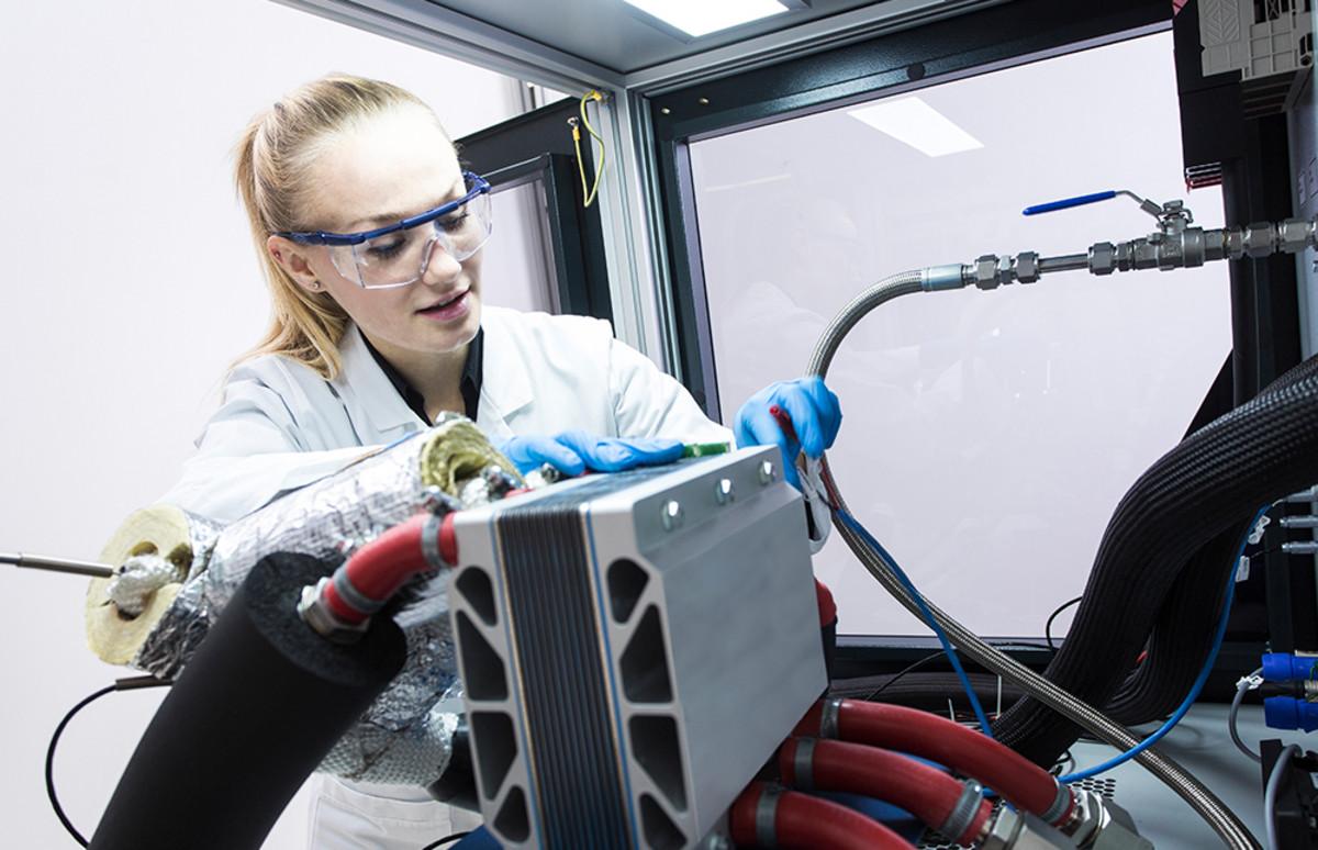 HORIBA FuelCon Fuel Cell Stack Testing | HORIBA Automotive Fuel Cell Stack Testing for Electric Vehicle Development | HORIBA Automotive
