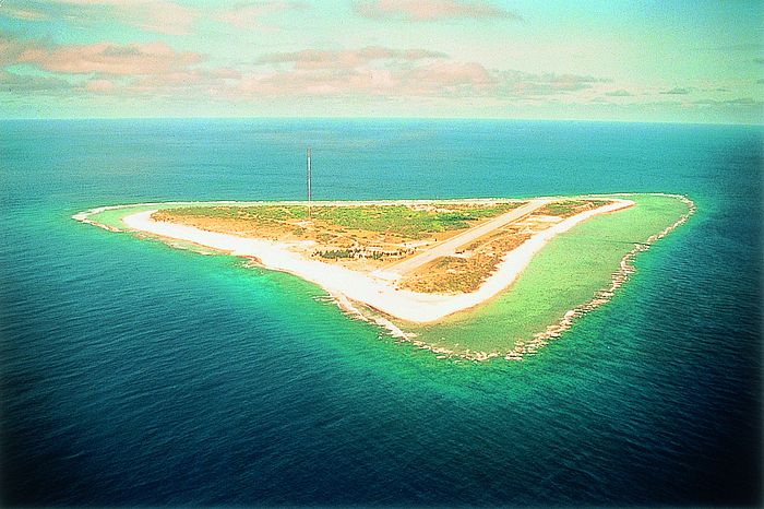 CO2 and CH4 monitoring system delivered to the Meteorological Agency's Marcus Island observation station