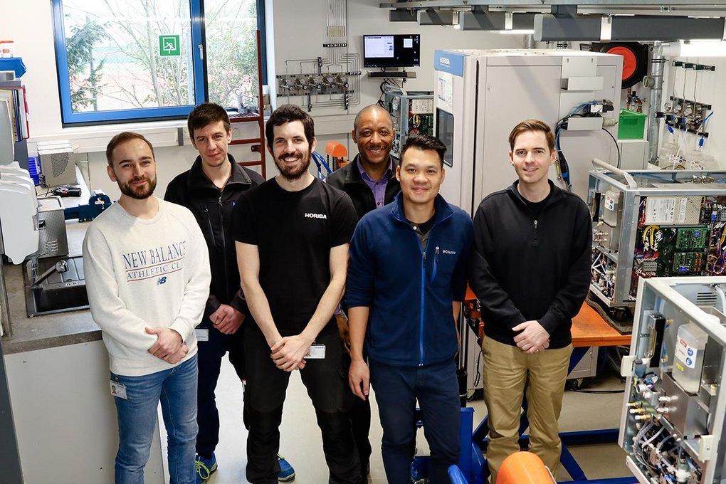 The team at the Calibration Laboratory for Exhaust Gas Measurement in Oberursel.