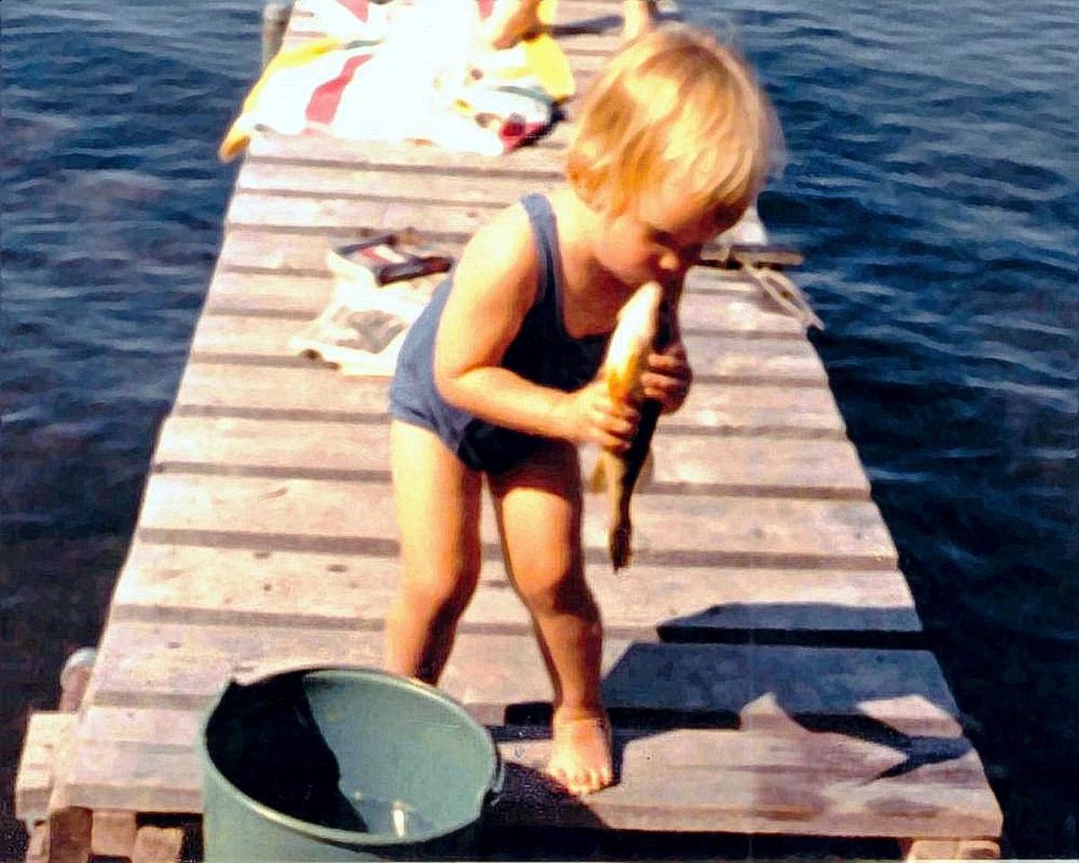 A young Linda Kidder connecting with nature