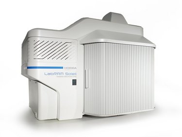 LabRAM Soleil Raman Microscope full view