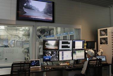 路上走行データを分析する様子 路上走行データを分析する様子