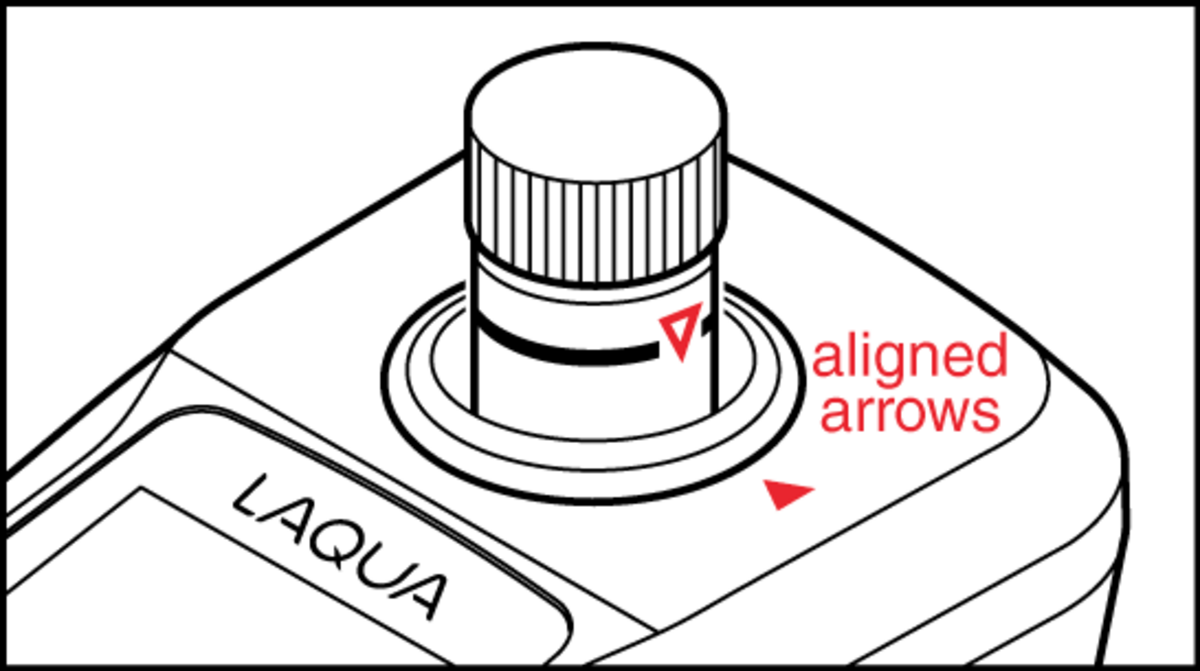 Illustration: Step 5 - Align the arrows on the sample vial and the meter itself and cap it with the vial cover.