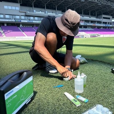 京都サンガF.C.へコンパクト型水質計「LAQUAtwin」を寄贈 - HORIBA