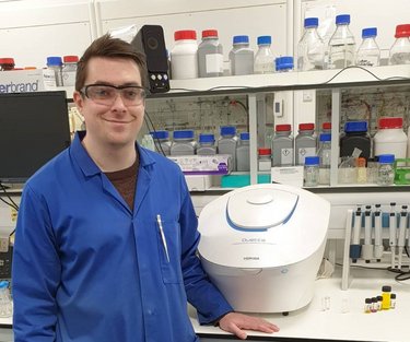 Robert Tromans in his lab with a HORIBA Duetta
