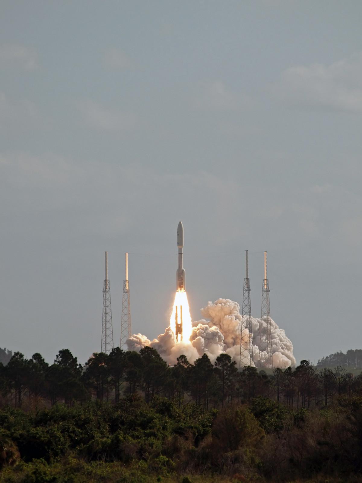 2020年7月，卡纳维拉尔角控制员将点燃阿特拉斯V-541火箭的巨型发动机。如果成功，这次任务将证实火星上曾经存在过生命。