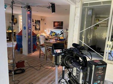 子どもが宇宙に思いをはせるシーンの撮影現場 子どもが宇宙に思いをはせるシーンの撮影現場