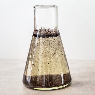 Thumbnail image of a flask filled with dirty water for Turbidity Monitoring of Treated Water using the LAQUA TB220 Meter application note webpage