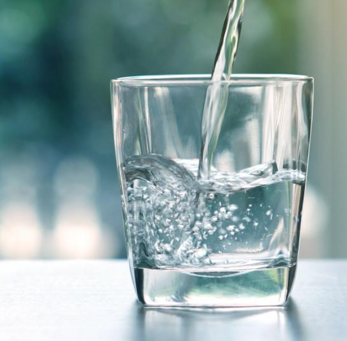 pH Measurement of Pure Water using 9600-10D and 9615S-10D pH Electrodes image