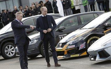 ウィリアム王子とホリバMIRA社のジョージ・ギレスピーCEO ウィリアム王子とホリバMIRA社のジョージ・ギレスピーCEO