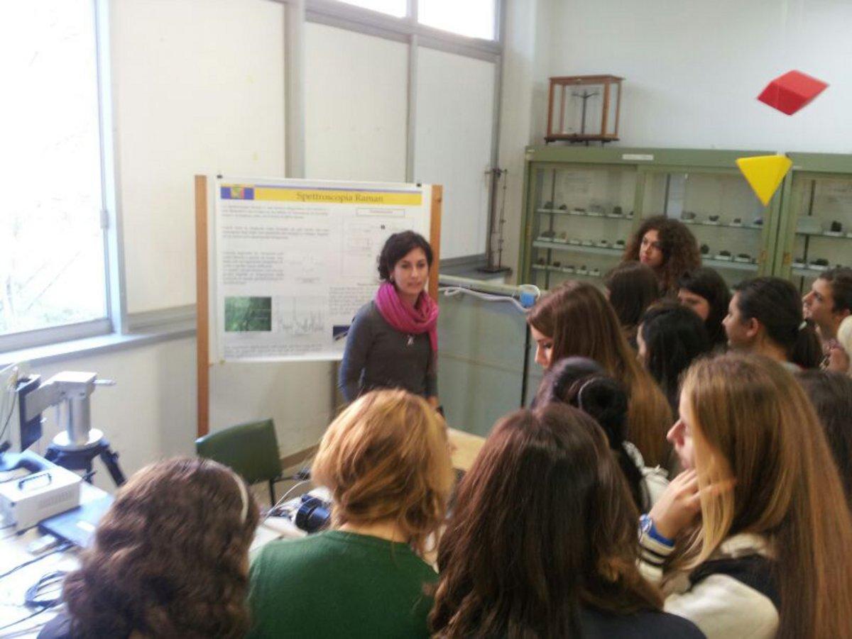 Marucci with students at the Earth Science Museum at the University of Bari
