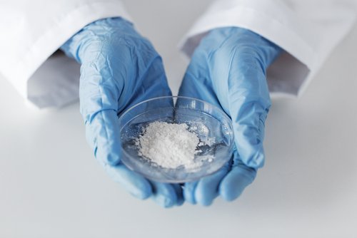Quantitative analysis of carbon contained in bone substitute material