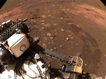 Perseverance Roving on Mars. (Courtesy of NASA/JPL-Caltech)
