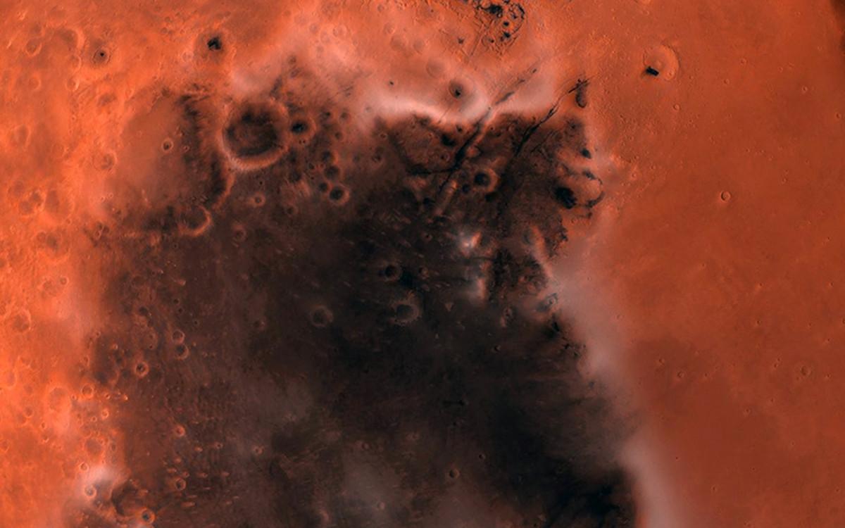 科学家们相信火星上的杰泽罗火山口曾经是一个古老的河流三角洲的所在地。