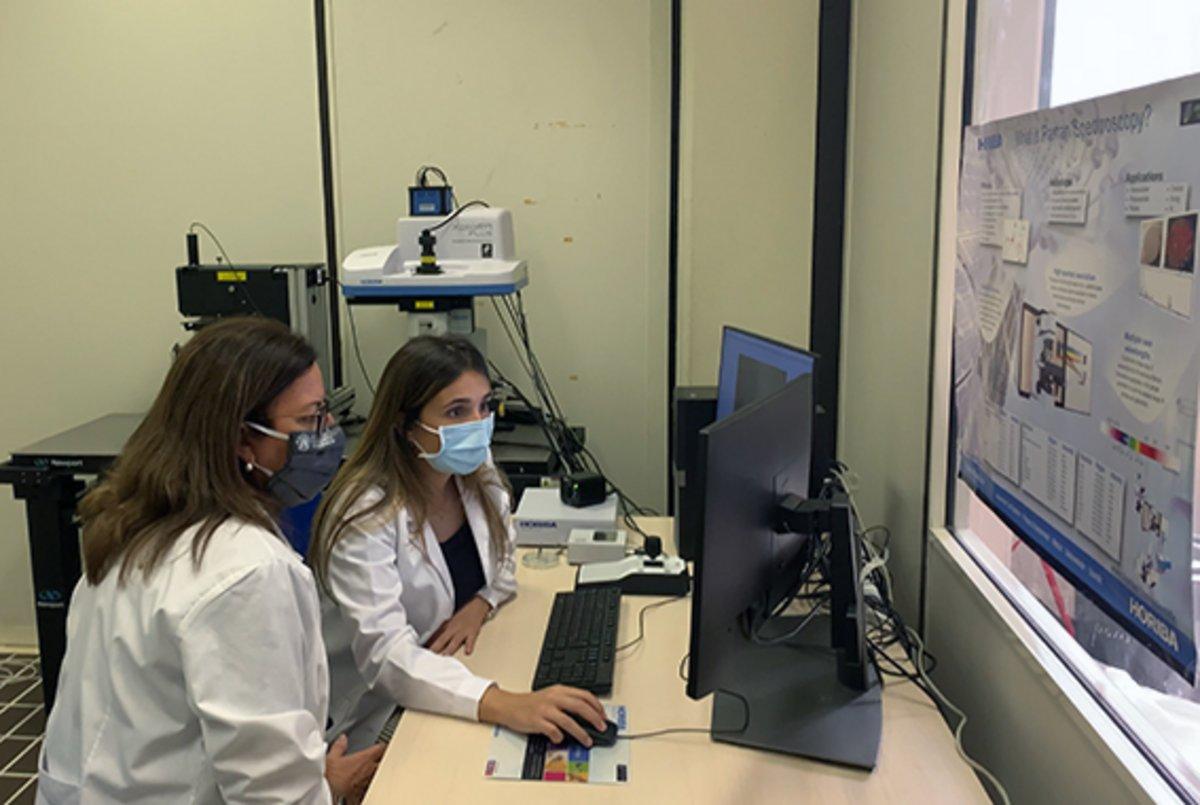 Elisabetta Giorgini and Valentina Notarstefano, Polytechnic University of Marche (Ancona, Italy)