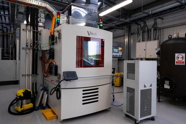 Battery Temperature Testing: Example thermal chamber and chiller for cell and module testing
